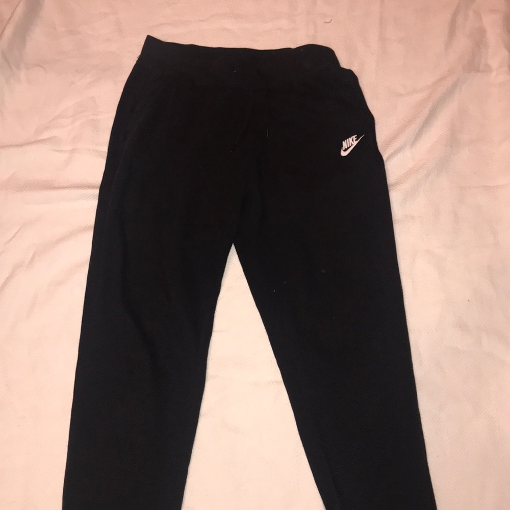 Nike Joggers- looking to sell QUICK!